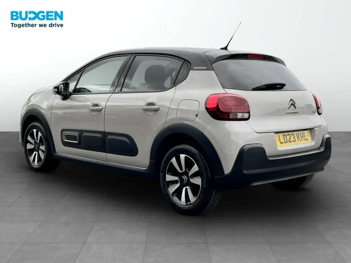 Used Citroën C3 PureTech 82 HP (60 kW) 2023 Beige Hatchback