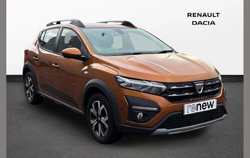 Used Dacia Sandero Prestige 90 HP (66 kW) 2022 Orange SUV
