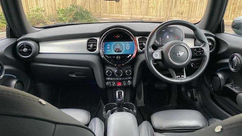 Used Mini Cooper Exclusive 134 HP (98 kW) 2022 Green Hatchback