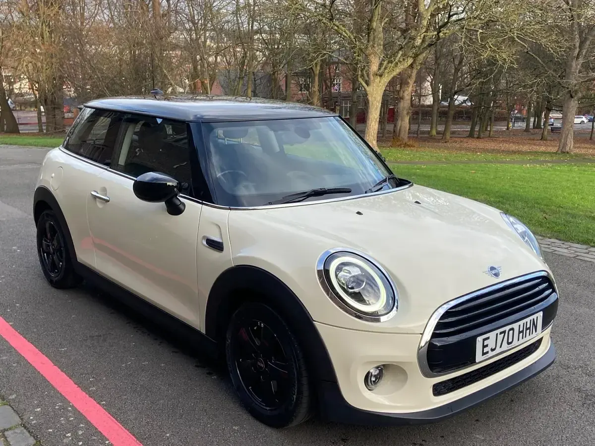 Used Mini Cooper Classic 2020 White Hatchback