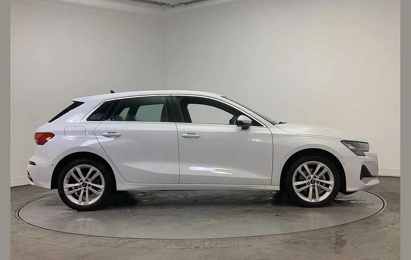 Used Audi A3 Sport 147 HP (108 kW) 2025 White Hatchback