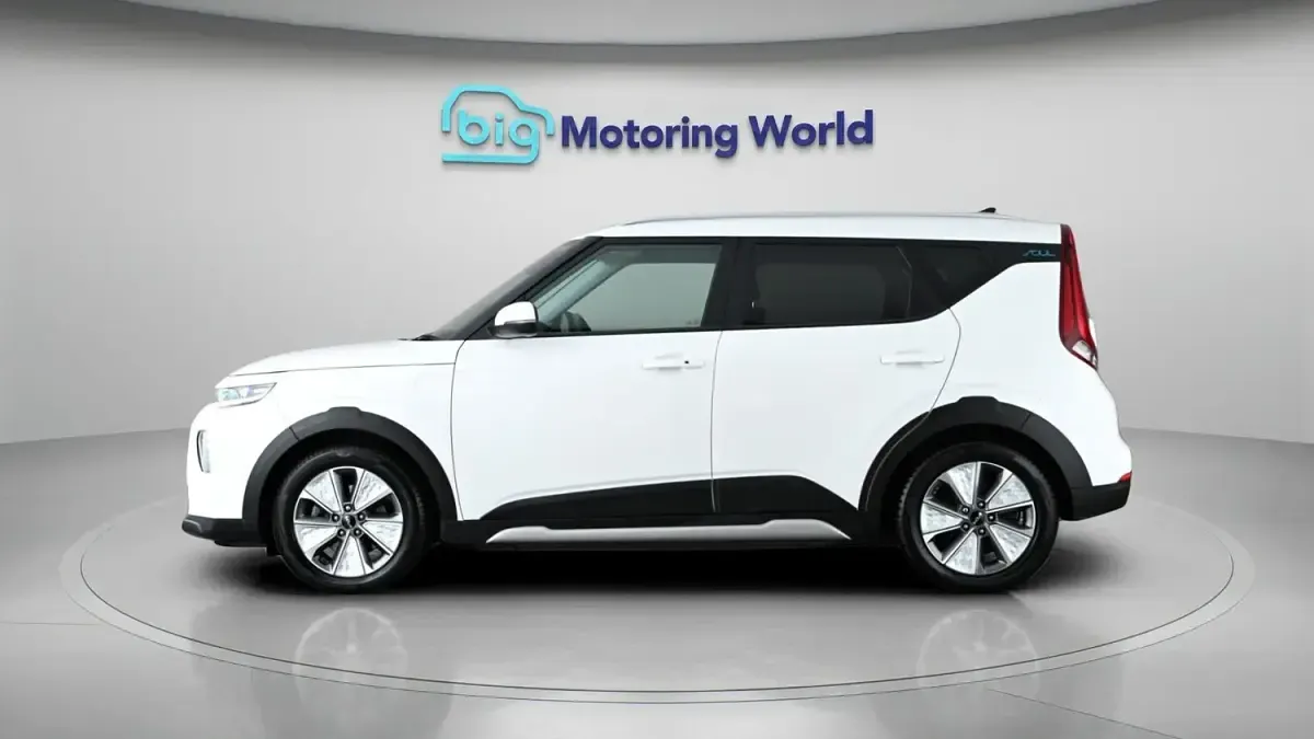 Used Kia Soul 150 kW (204 HP) 2022 White SUV