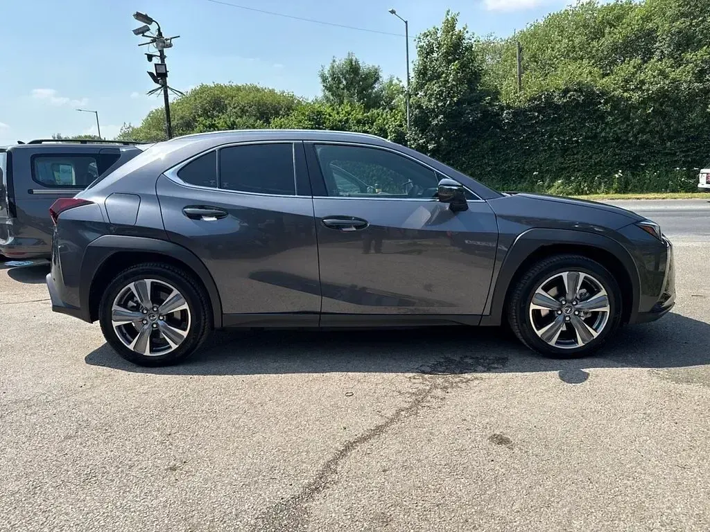 Used Lexus UX 150 kW (204 HP) 2025 Grey SUV