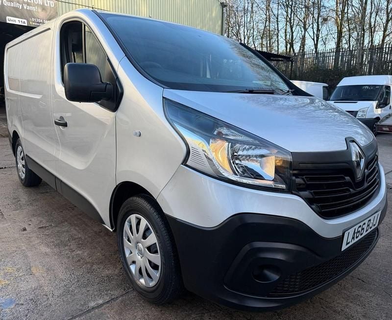 Used Renault Trafic Business 2017 Silver MPV