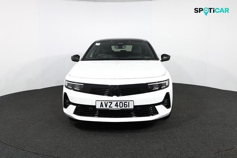 Used Vauxhall Astra Ultimate 131 HP (96 kW) 2022 White Hatchback