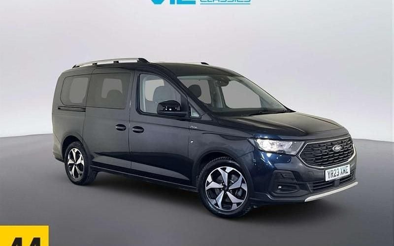 Used Ford Tourneo Active 122 HP (89 kW) 2026 Estate