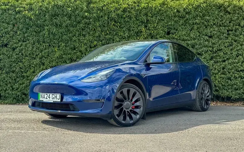 Used Tesla Model Y Performance 317 kW (432 HP) 2024 Blue SUV