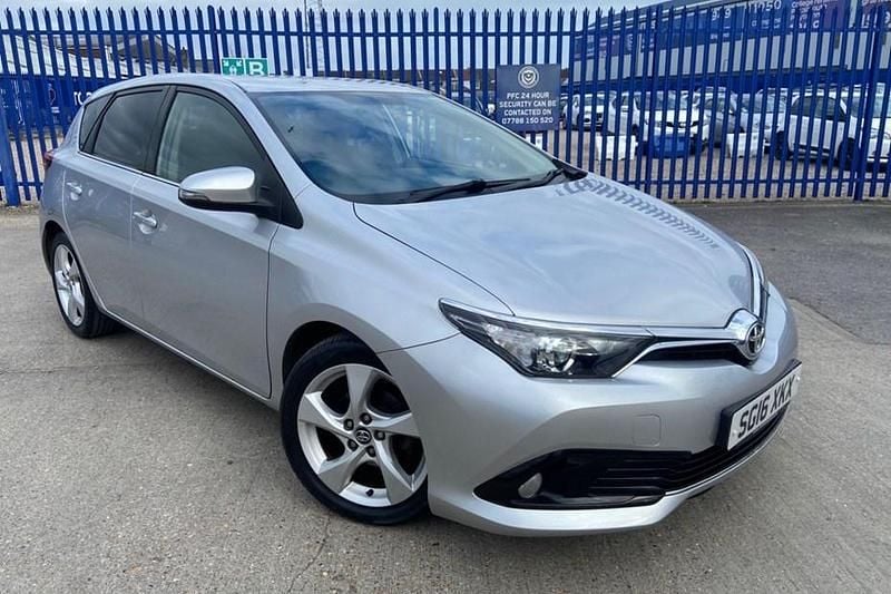 Used 2016 Toyota Auris Design | £6,495 (Good price) - Image 1/1