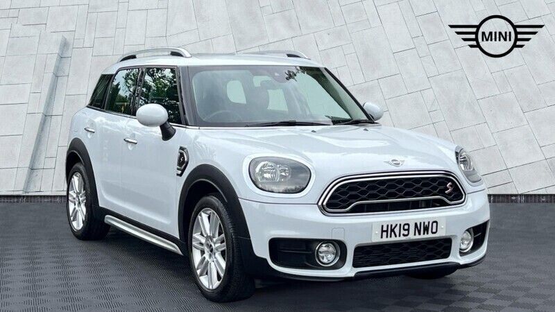 White Used 2019 Mini Cooper S Countryman Exclusive SUV | £19,293 (Fair price) - Image 1/4