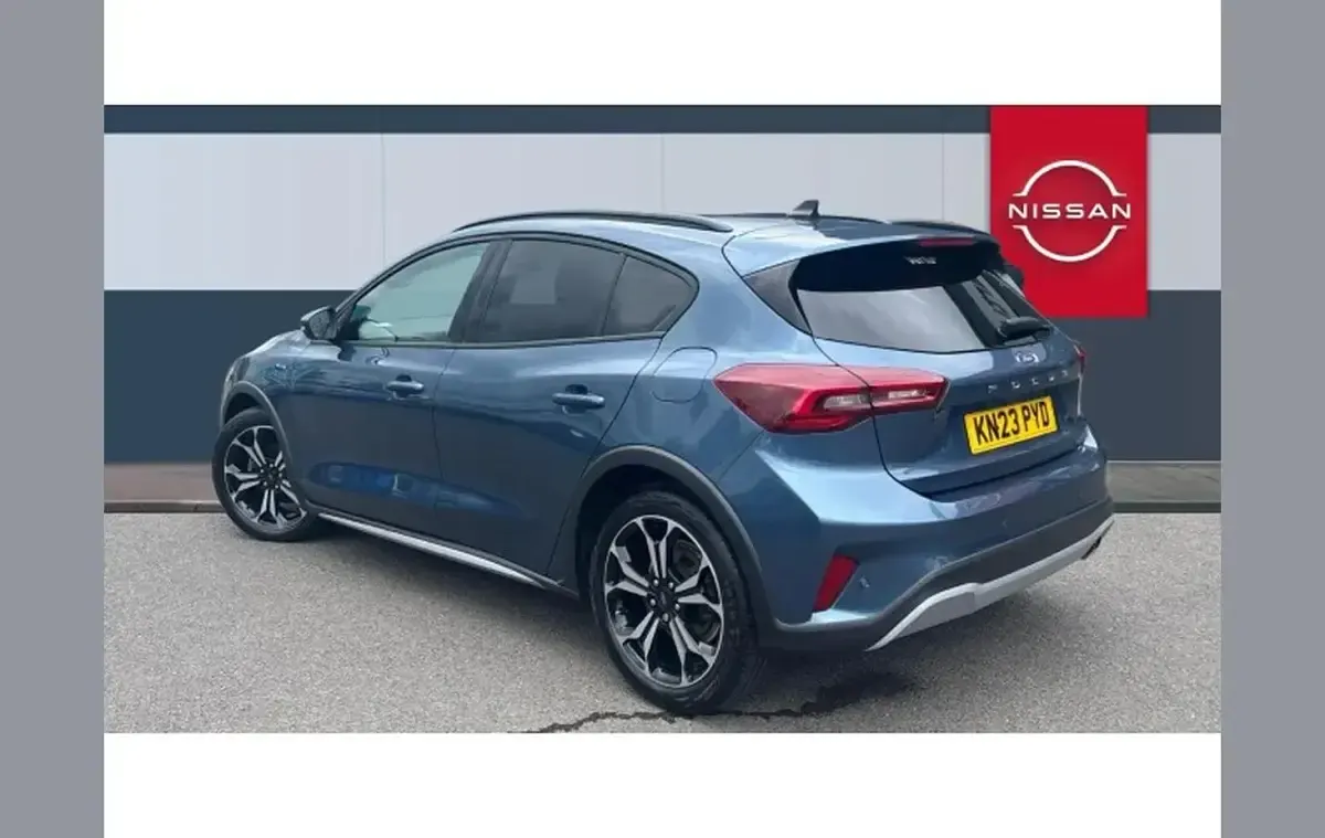 Used Ford Focus Active X 123 HP (90 kW) 2023 Blue Hatchback