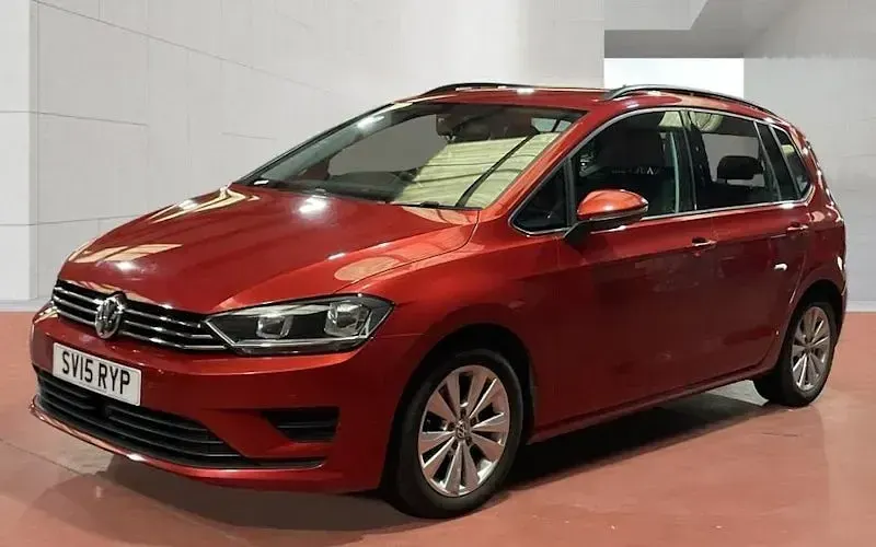Used VW Golf VII SE 110 HP (80 kW) 2015 Red Hatchback