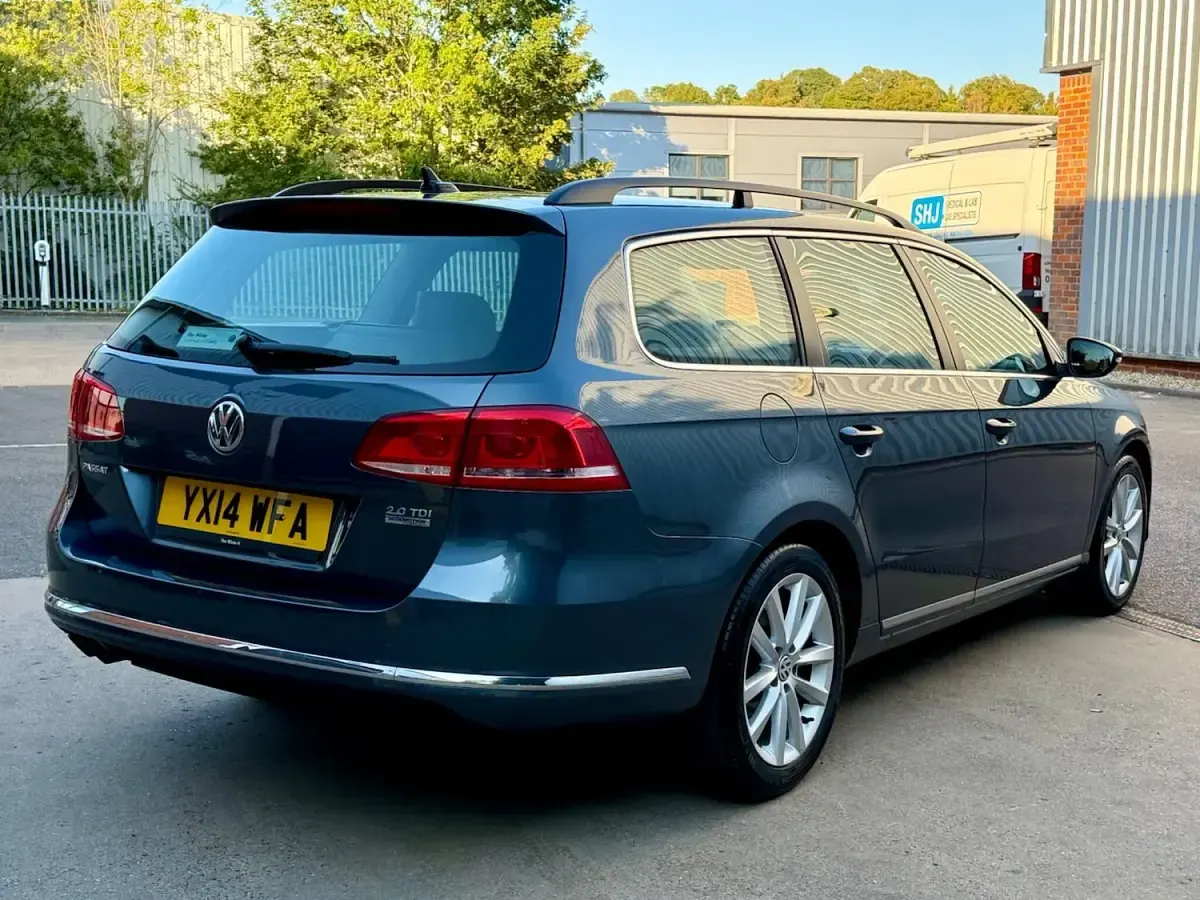 Used VW Passat Executive 140 HP (102 kW) 2014 Grey Estate