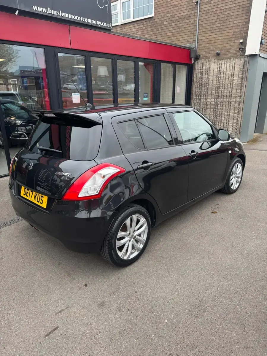 Begagnad Suzuki Swift SZ-L 2017 Svart Halvkombi