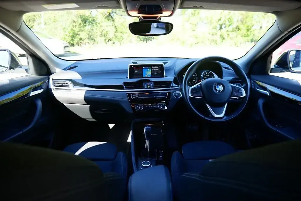 Usado BMW X2 Sport Line 220 CV (161 kW) 2021 Blanco SUV
