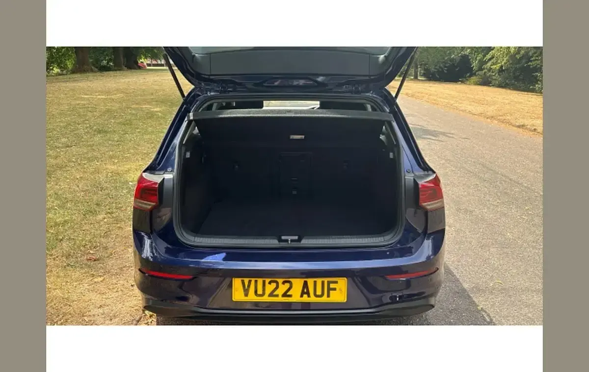 Used VW Golf VIII Life 150 HP (110 kW) 2022 Blue Hatchback