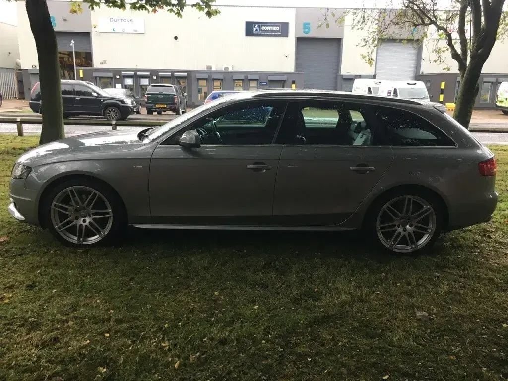 Used Audi A4 S-Line 240 HP (176 kW) 2010 Grey Estate