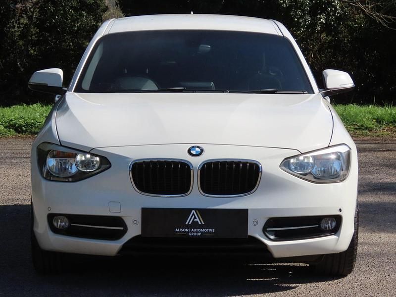 Used BMW 116 Sport Line 2012 White Hatchback