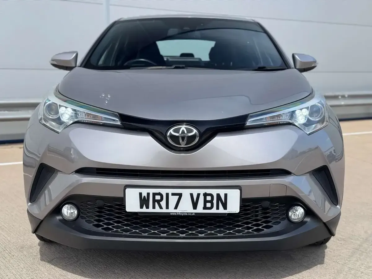 Used Toyota C-HR 116 HP (85 kW) 2017 Silver SUV