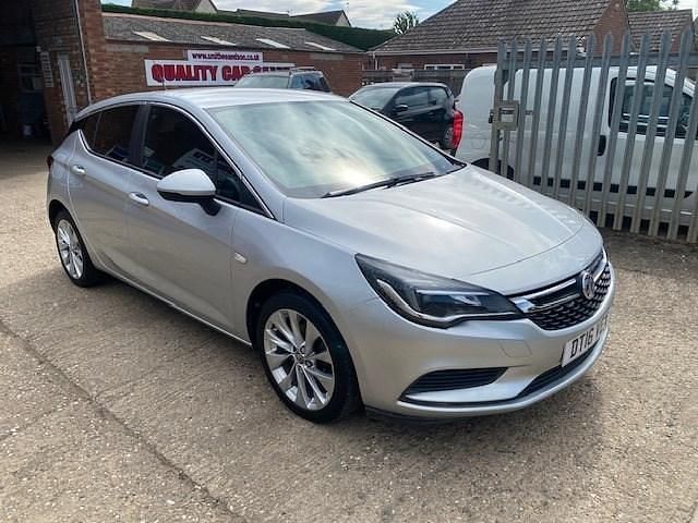 Used Vauxhall Astra Design Edition 2016 Silver Hatchback