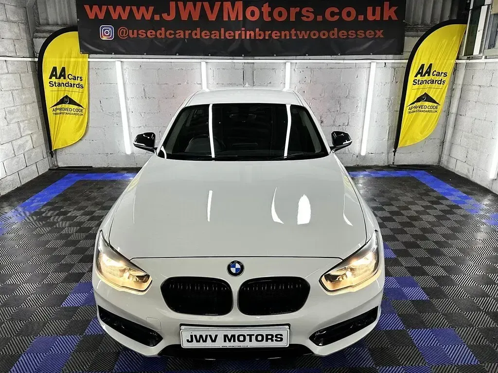 Used BMW 116 Sport Line 116 HP (85 kW) 2016 White Hatchback