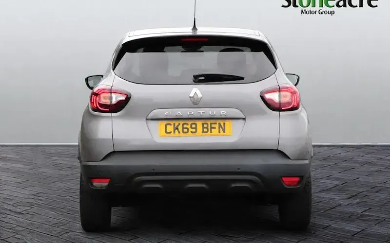 Used Renault Captur Iconic 90 HP (66 kW) 2019 Grey SUV