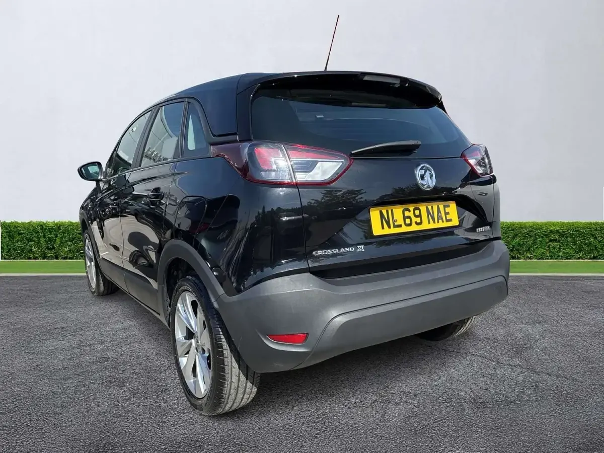 Used Vauxhall Crossland X S 110 HP (80 kW) 2019 Black SUV