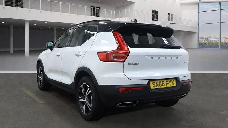 Used Volvo XC40 R-Design 190 HP (139 kW) 2018 White SUV