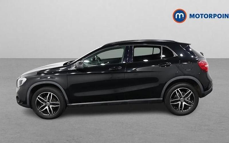 Used Mercedes GLA180 Urban 122 HP (89 kW) 2019 Black SUV