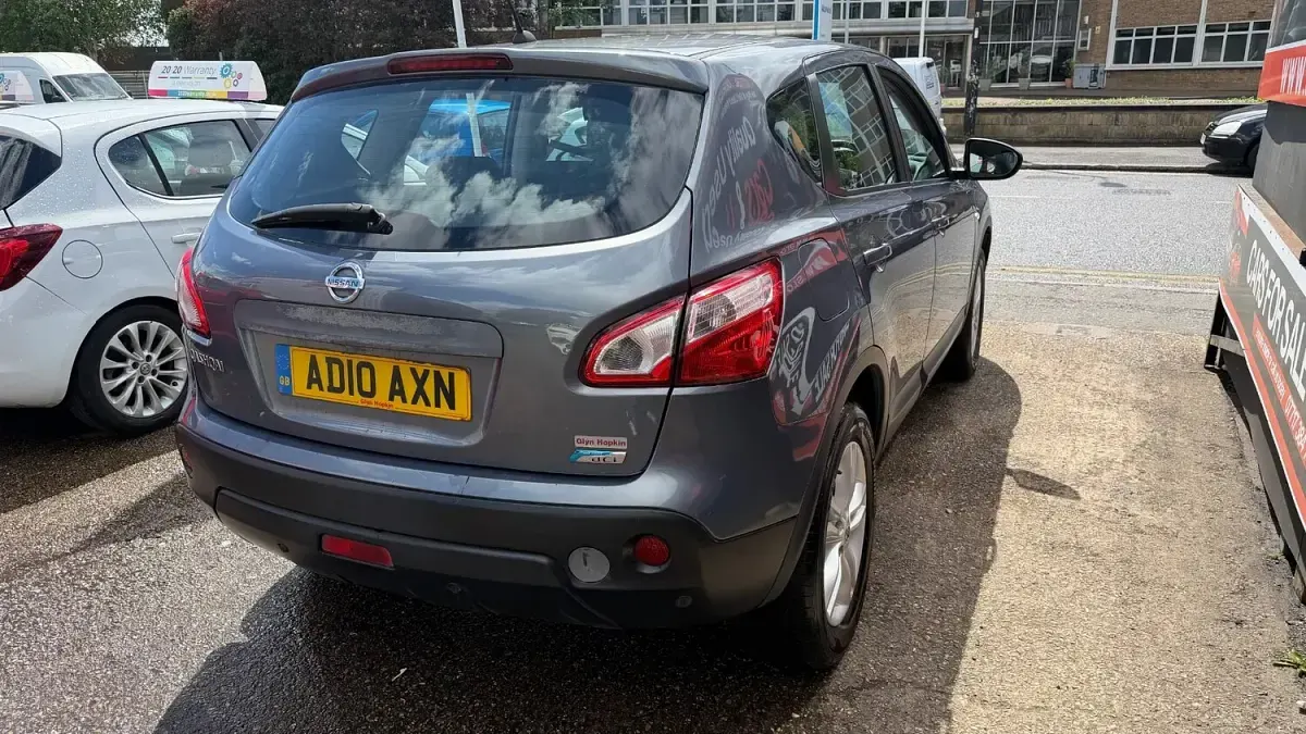 Used Nissan Qashqai Acenta 106 HP (77 kW) 2010 Grey SUV