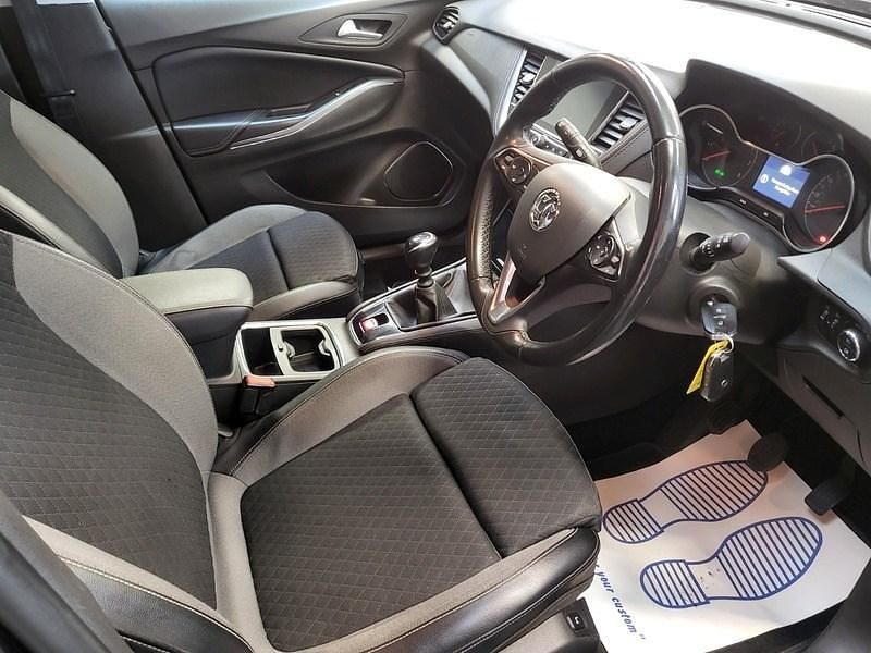 Used Vauxhall Grandland X SRi 130 HP (95 kW) 2019 Grey SUV