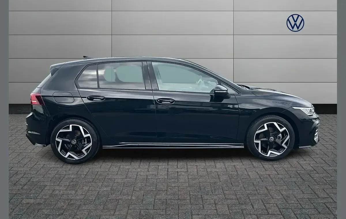 Used VW Golf VIII R-line 150 HP (110 kW) 2025 Black Hatchback