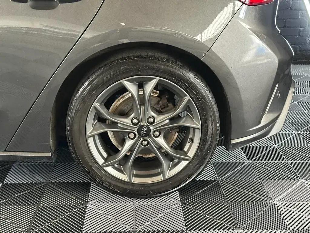 Gebraucht Ford Focus ST-Line 120 PS (88 kW) 2021 Grau Kleinwagen