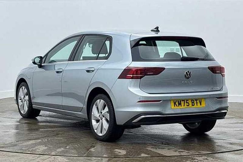 New VW Golf VIII 204 HP (150 kW) 2025