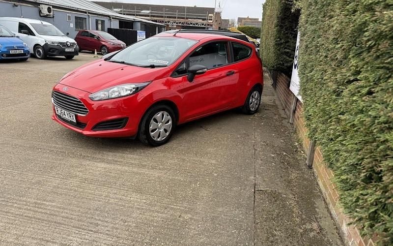 Used Ford Fiesta Studio 60 HP (44 kW) 2016 Hatchback