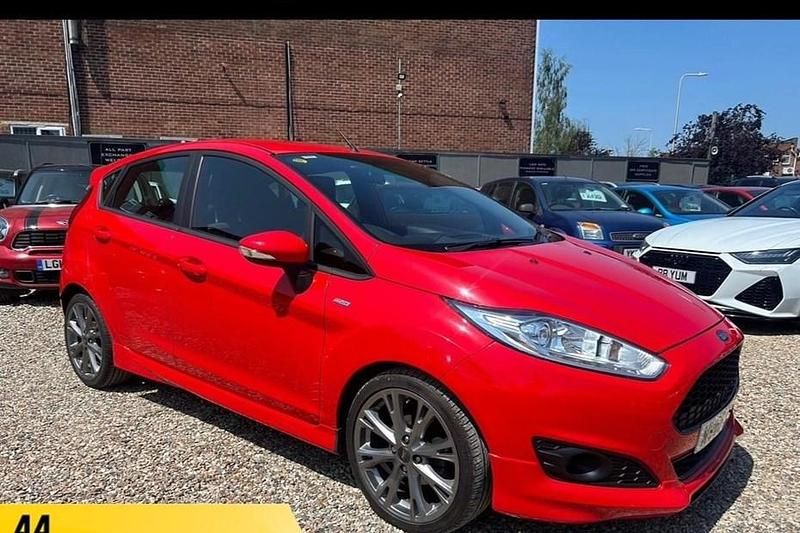 Used Ford Fiesta ST-Line 125 HP (91 kW) 2016 Red Hatchback