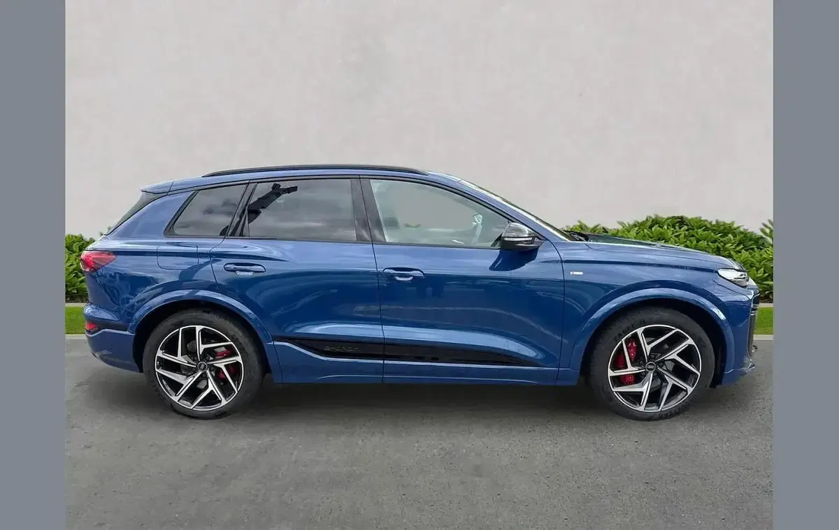 Used Audi Q6 e-tron Advanced 284 kW (387 HP) 2026 Blue SUV