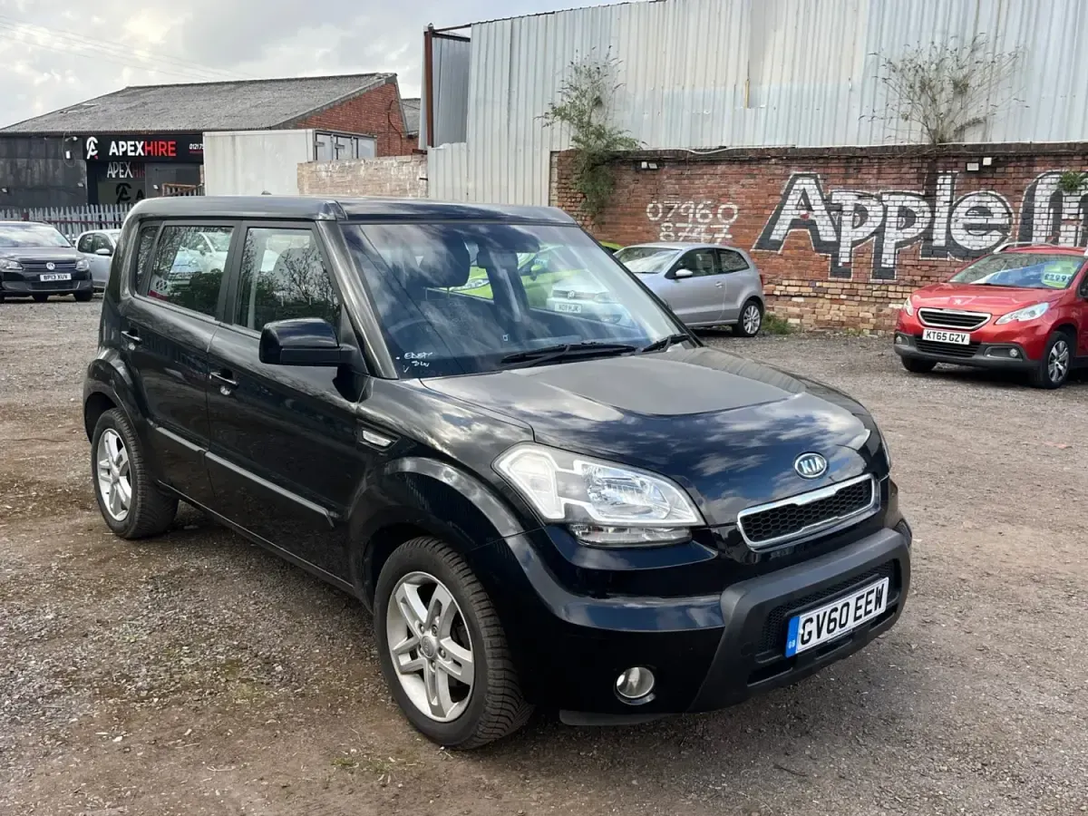 Second-hand Kia Soul 126 CP (92 kW) 2011 Negru SUV