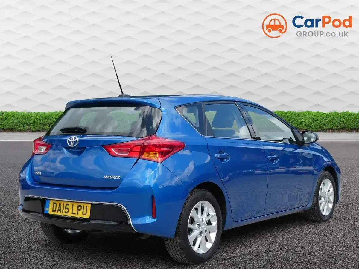 Used Toyota Auris 2015 Blue Hatchback