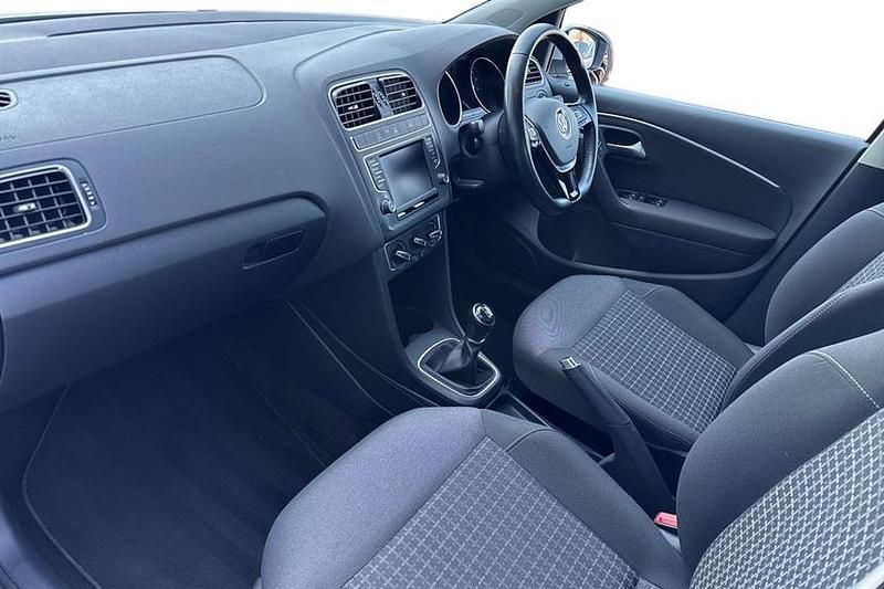 Begagnad VW Polo Match 60 HK (44 kW) 2016 Silver Halvkombi