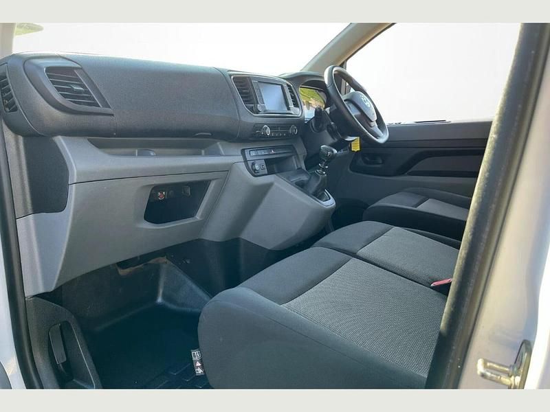 White Used 2022 Vauxhall Vivaro Sportive Van | £14,495 (Fair price) - Image 1/3