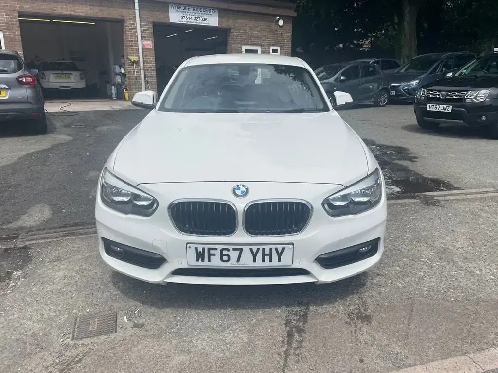 Used BMW 116 Comfort Edition 116 HP (85 kW) 2017 White Hatchback