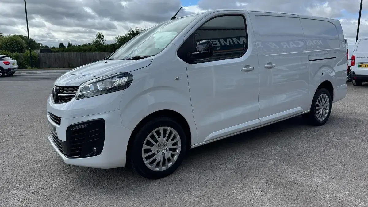 Used Vauxhall Vivaro S 2024 White MPV