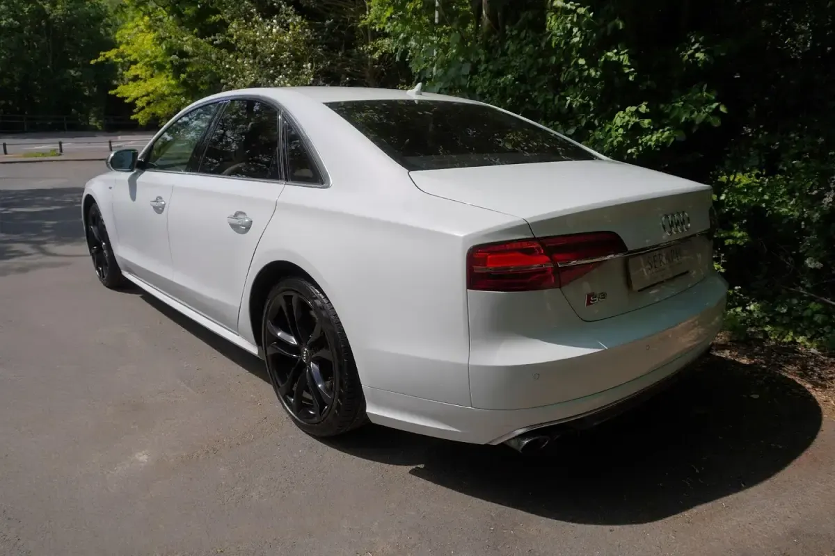 Used Audi S8 Comfort 520 HP (382 kW) 2015 White Sedan