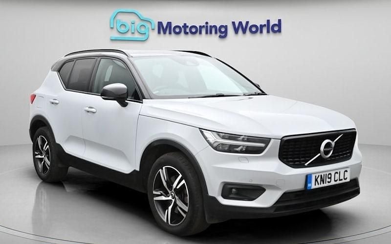 Used Volvo XC40 R-Design 150 HP (110 kW) 2019 Silver SUV