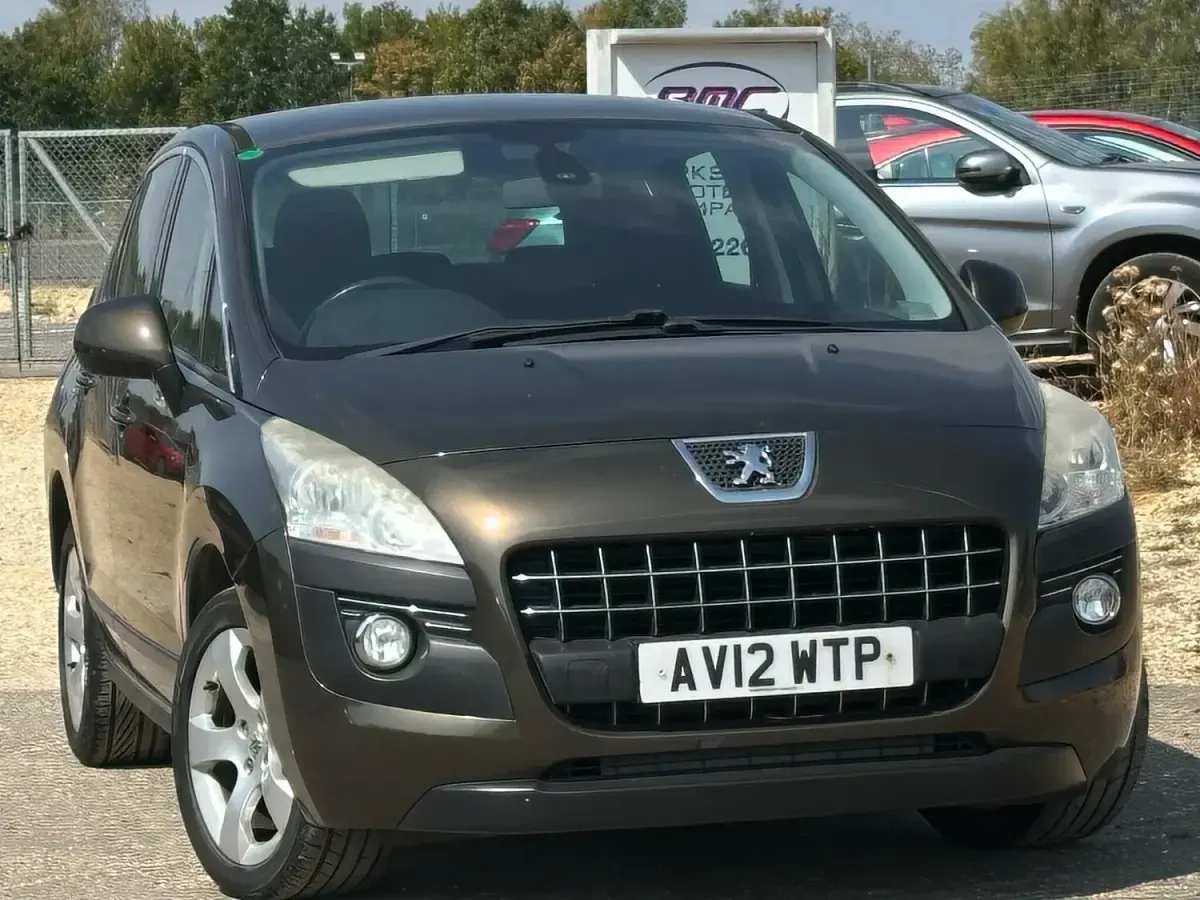 Used Peugeot 3008 Active 112 HP (82 kW) 2012 Brown Estate