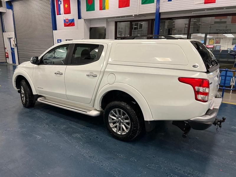 Used Mitsubishi L200 Top 178 HP (130 kW) 2019 White Pickup