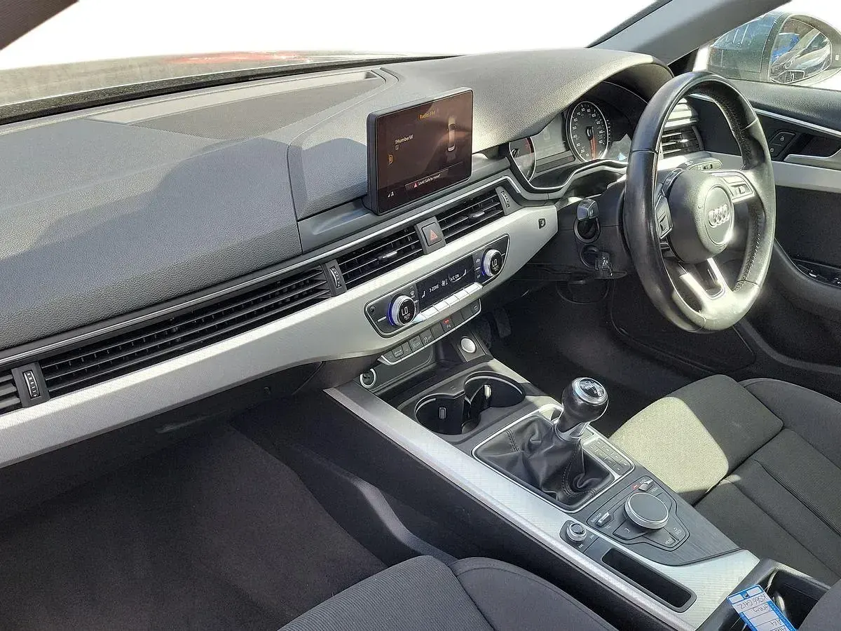 Used Audi A4 Sport 150 HP (110 kW) 2016 Grey Sedan