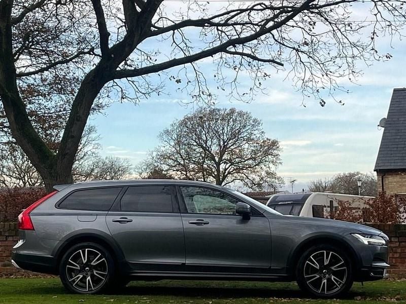 Used Volvo V90 CC Plus 190 HP (139 kW) 2020 Grey Estate