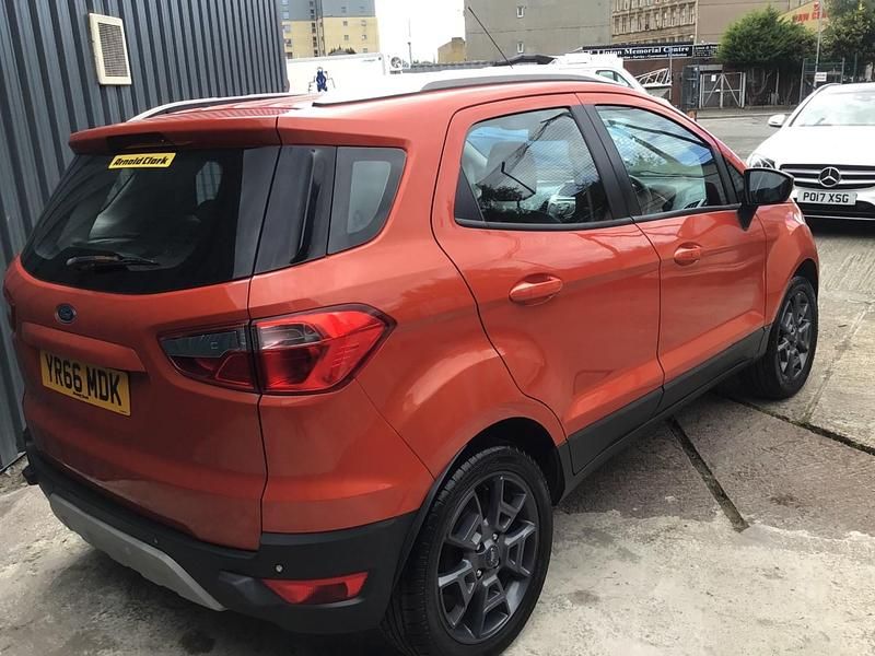 Used Ford Ecosport Titanium 95 HP (69 kW) 2016 Red SUV