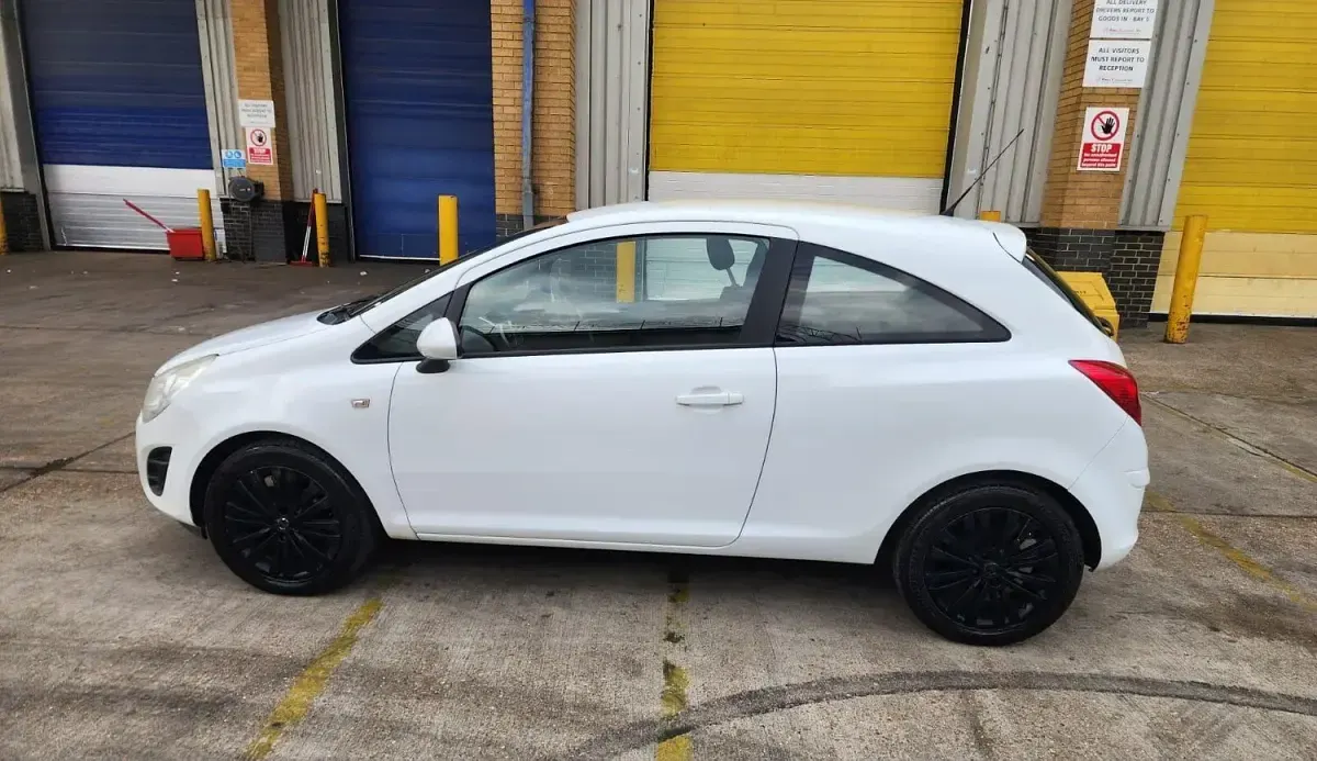Used Vauxhall Corsa 2013 White Hatchback